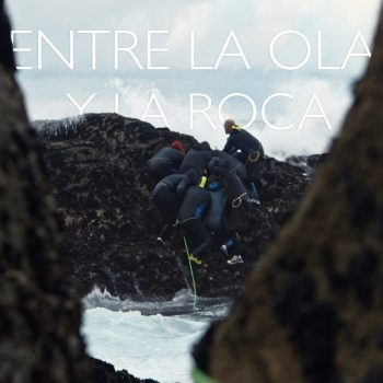 Entre la ola y la roca Entre la ola y la roca, de Manuel Lógar